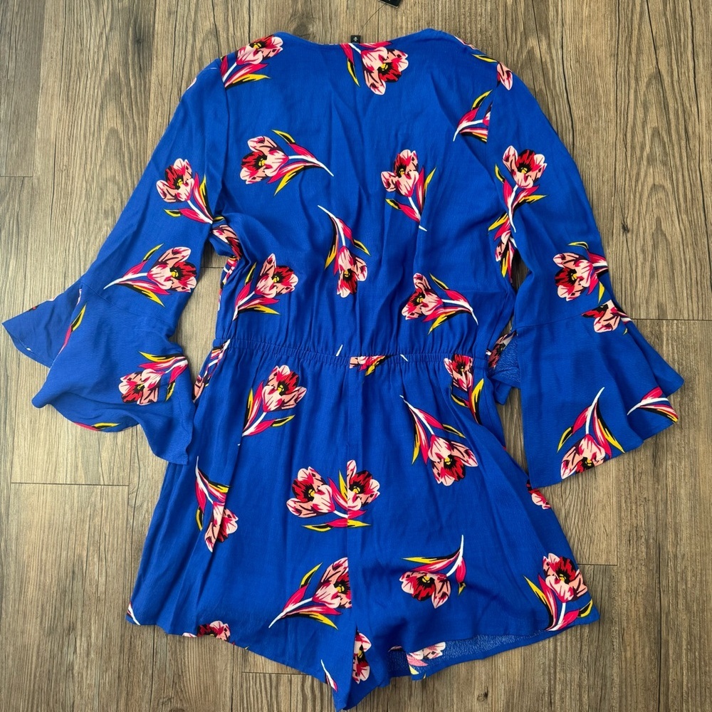NWT Express Surplice Bell Sleeve Blue Floral Romper Medium - Picture 6 of 7